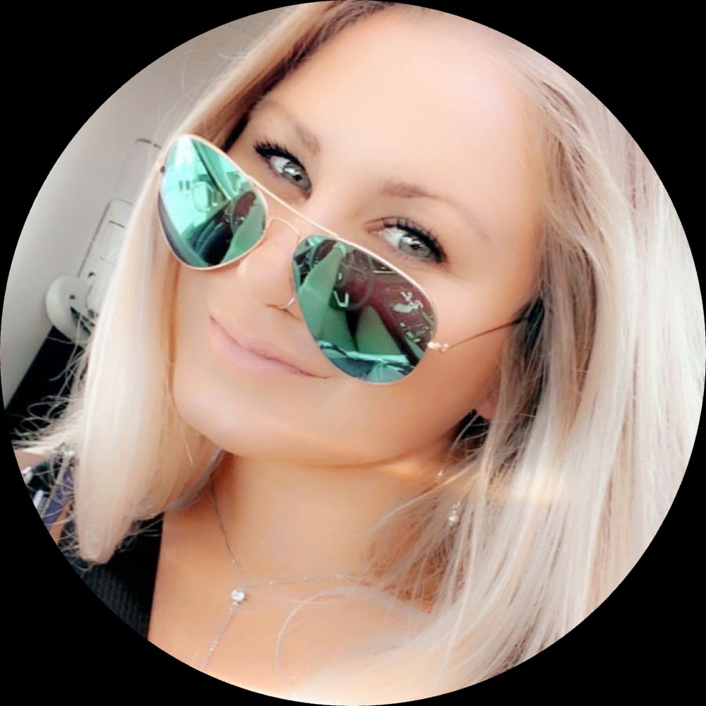 Meet your Posher, Stephanie